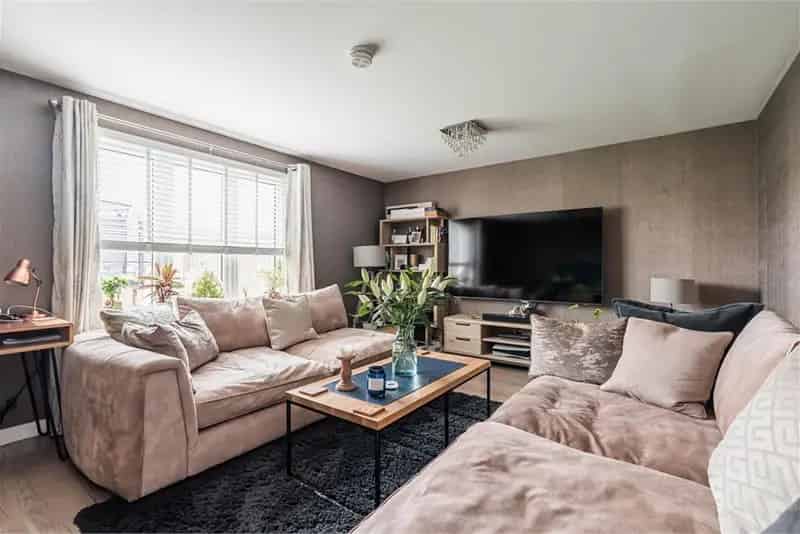 4 Bed Detached House with 3 Reception Rooms Gorebridge