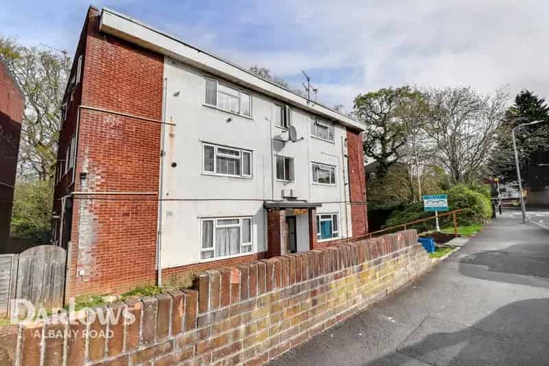 Studio For Sale Lakeside Location