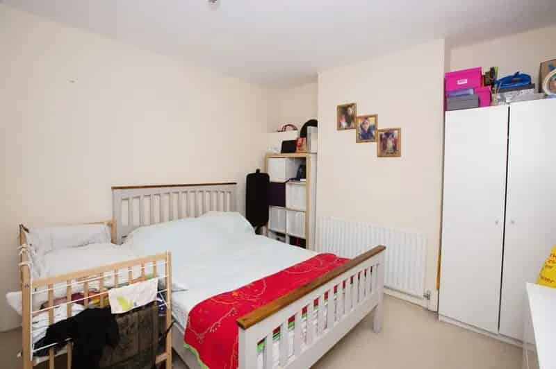 2 bedroom Mid Terrace House for sale, London, E13