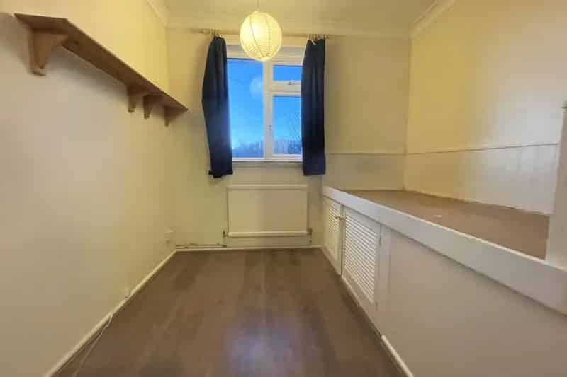 4 Bedroom House with Garden and Parking