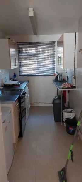 Flat For Rent in Hertsmere, England