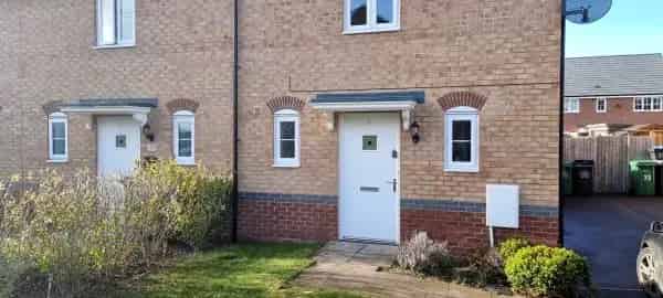 2-Bedroom House with Garden and Town Views