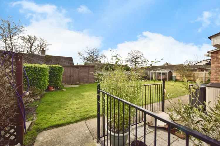 Ground Floor Apartment with Modern Kitchen and Garden Parking