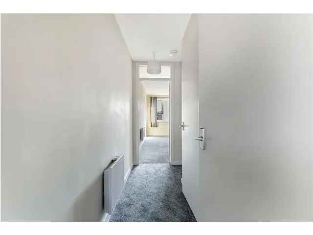 1 Bedroom Flat for Sale in Ayr Near Beach and UWS Campus