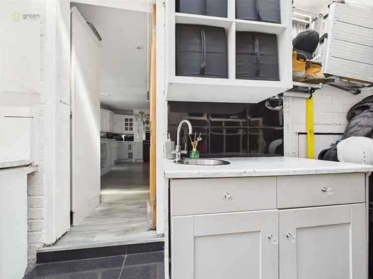 4 Bed House for Sale Near Amenities and Transport Links