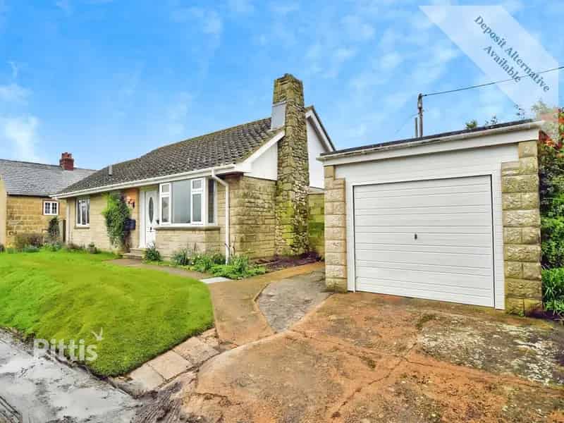2 bedroom detached bungalow to rent