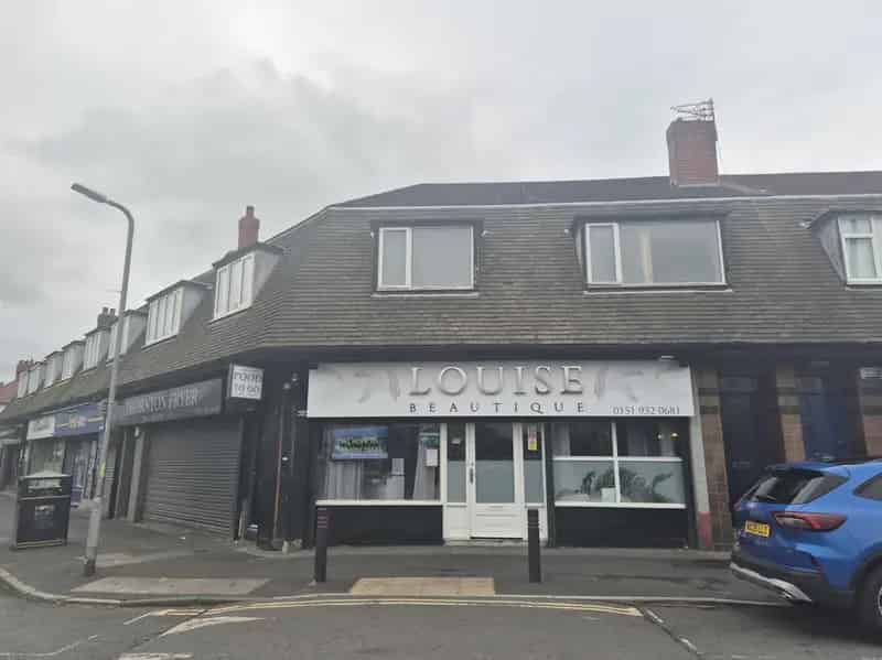 Retail Unit For Sale in Thornton Near Crosby