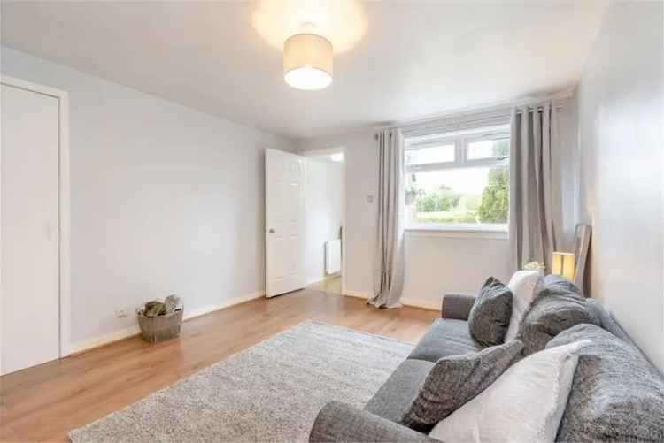 1 Bed Flat Lower with 1 Reception Room Summerston
