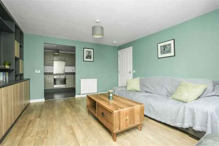 2 Bed Flat - Ground Floor with 1 Reception Room