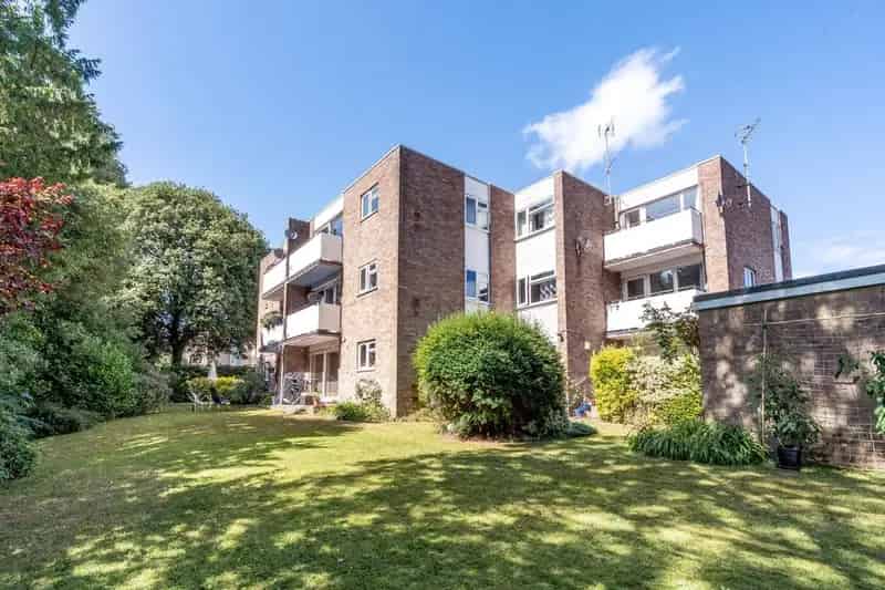 2 bedroom flat for sale