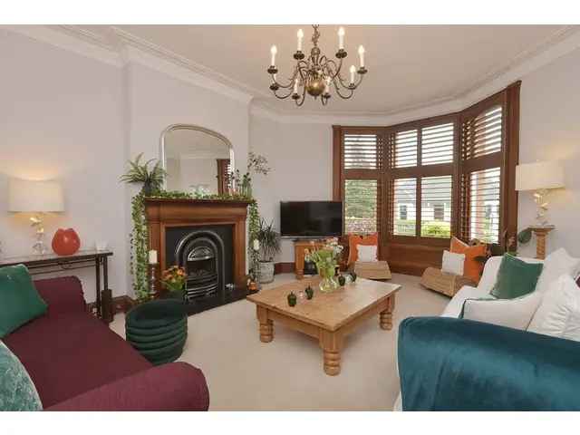 4 bedroom end-terraced house for sale