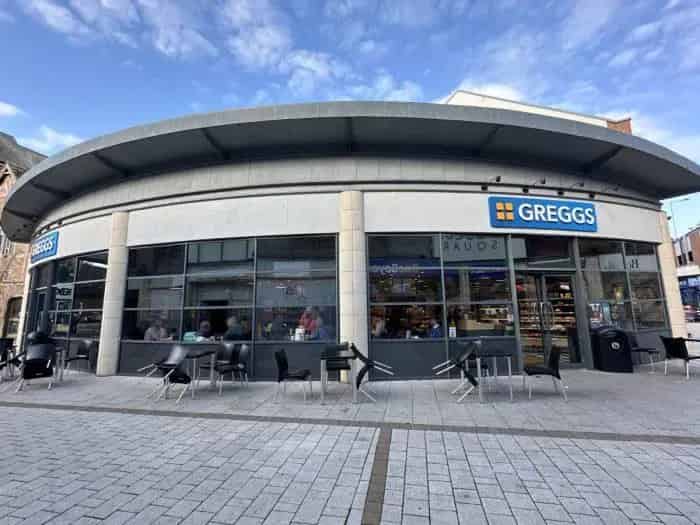 Retail Unit in Town Centre Shopping Centre
