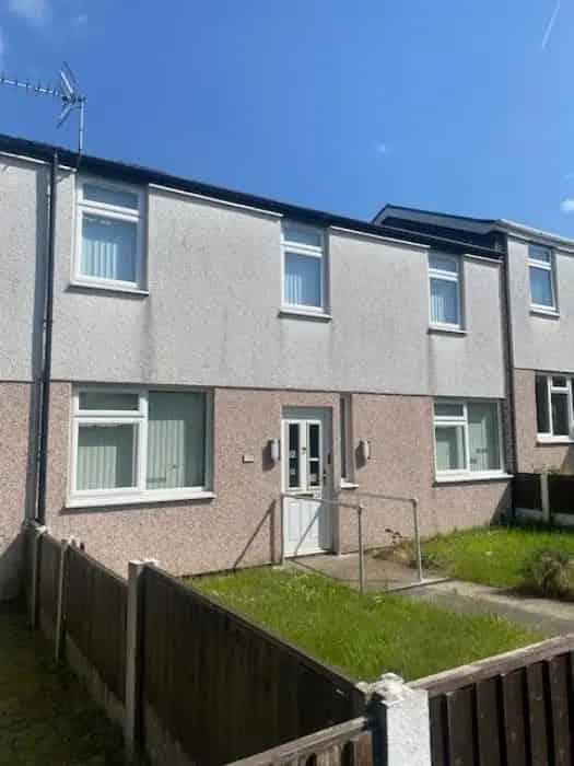 4 bed house in Palacefields