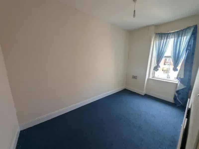 5 Bed Flat for Sale, Huge Investment Potential, Freehold, No Chain