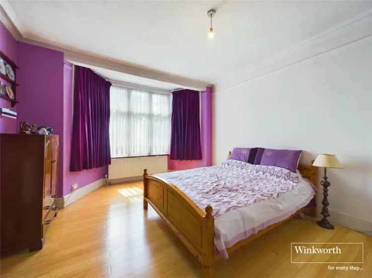 5 bedroom house in Edgware