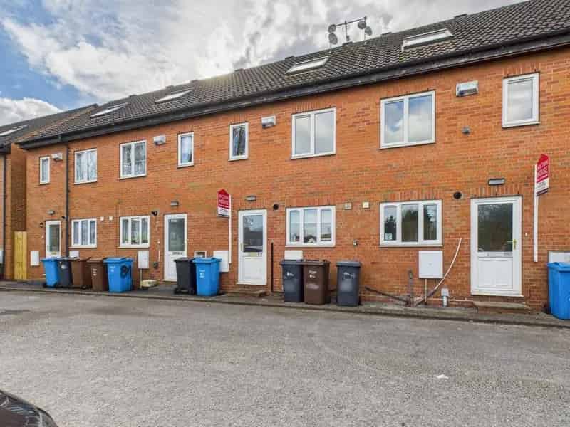 4 Bedroom Terraced House for Sale