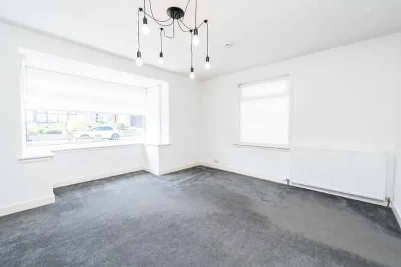 2 Bedroom Home with Garden and Garage