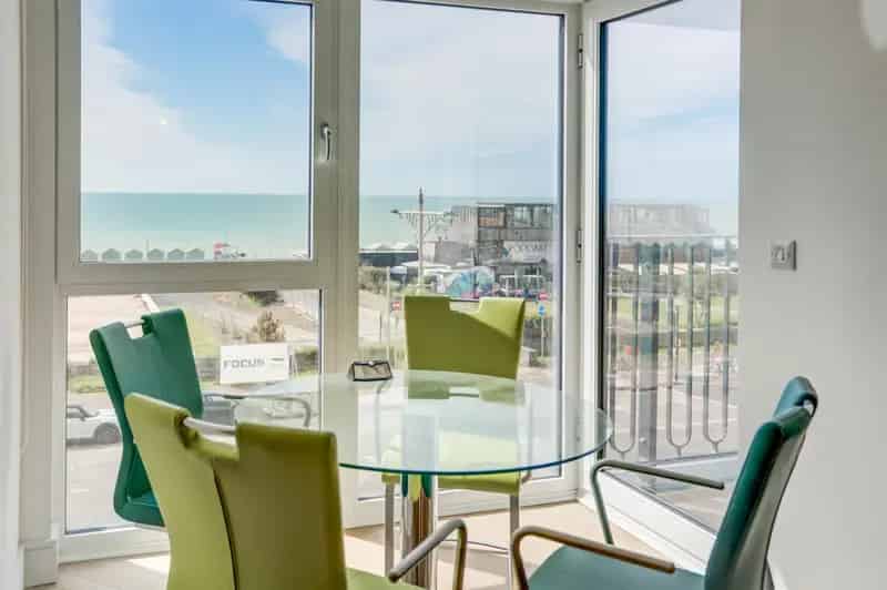 2 Bed Flat Hove Sea Views Allocated Parking