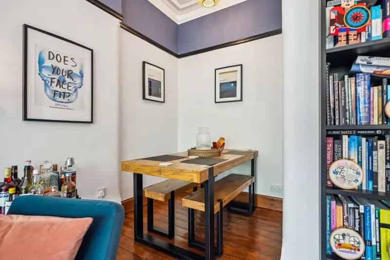 2 Bed Top Floor Flat Shawlands Glasgow