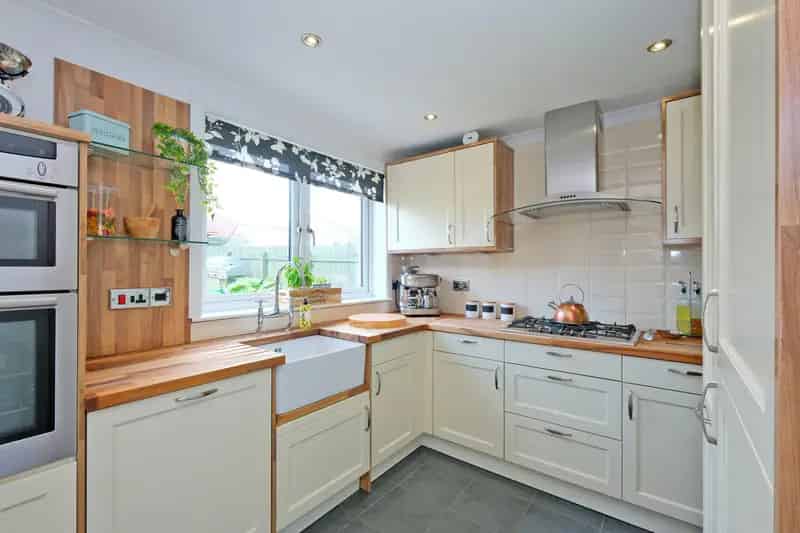 3 Bedroom Mid-Terraced House Inverurie Move In Condition