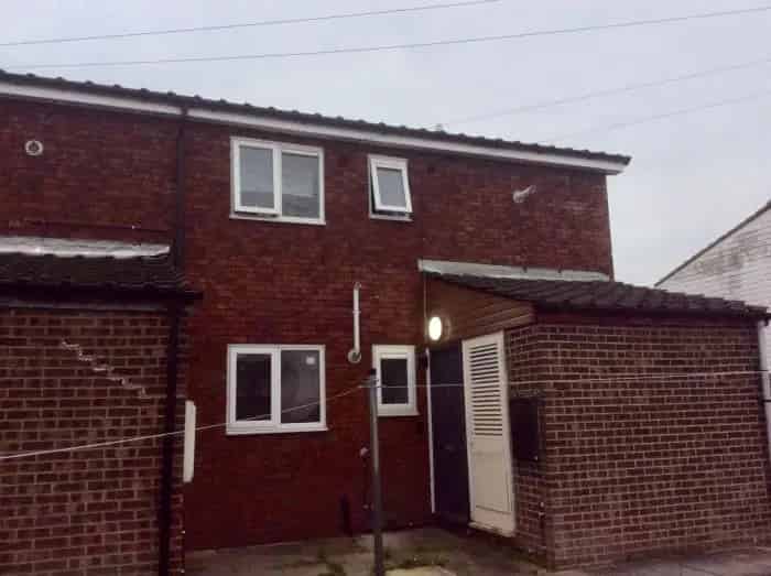 1 bed flat in Upton/Hough Green