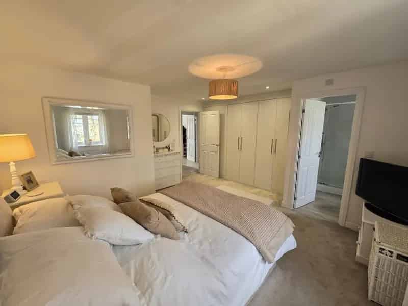 4 Bed House for Sale - Modern Family Home