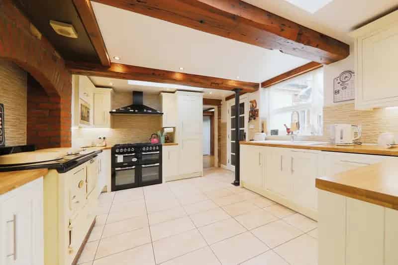 Detached House with 5 Bedrooms and Annex Camerton Hall Lane