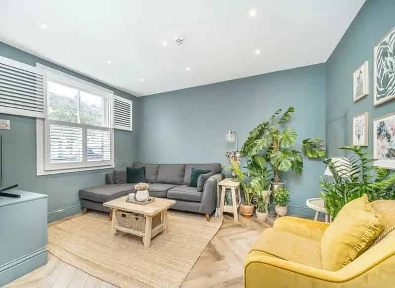 3-Bedroom Town Center House with Roof Terrace and Garden