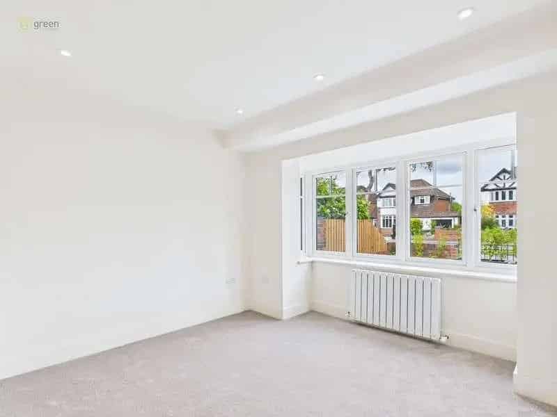 4 Bed Detached House for Sale Modernized Home Large Garden