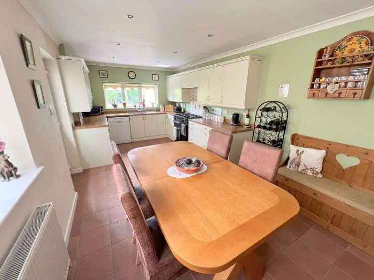 4 Bed Detached House for Sale