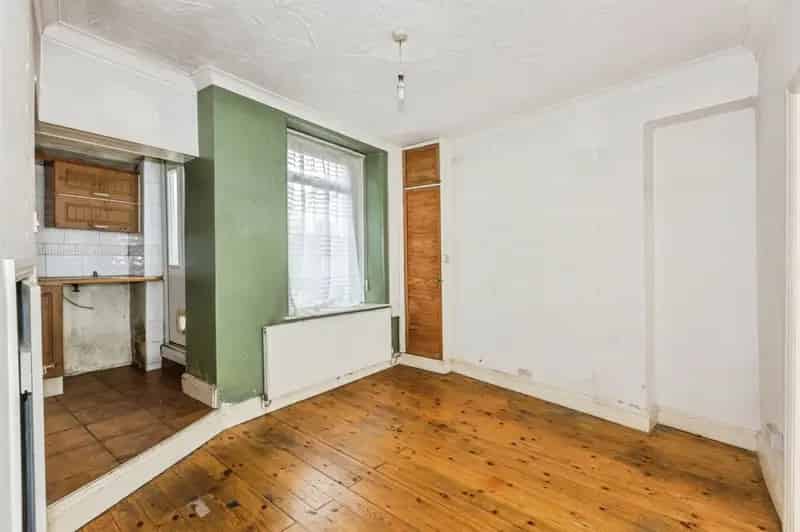 2 bedroom terraced house