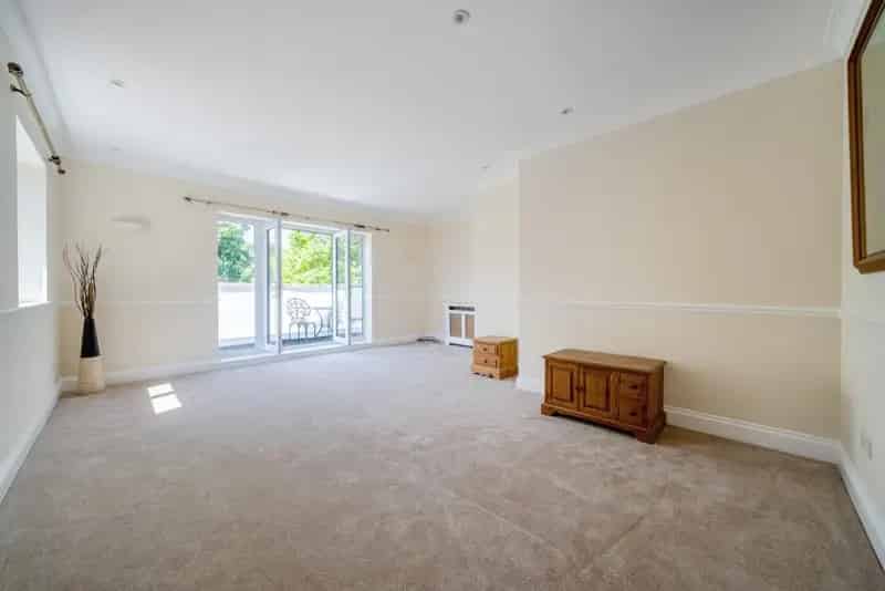 Flat For Sale , London, England
