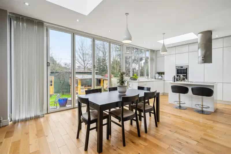 6 Bedroom Detached House for Sale London