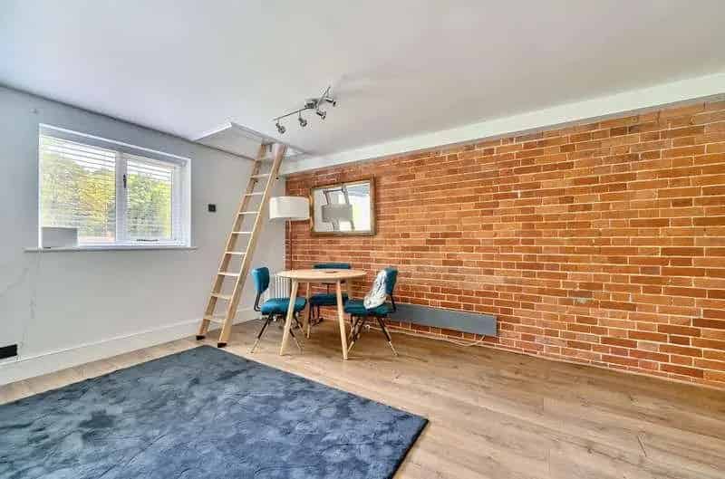 1 Bed Flat for Sale in Hindhead  Near National Trust Land