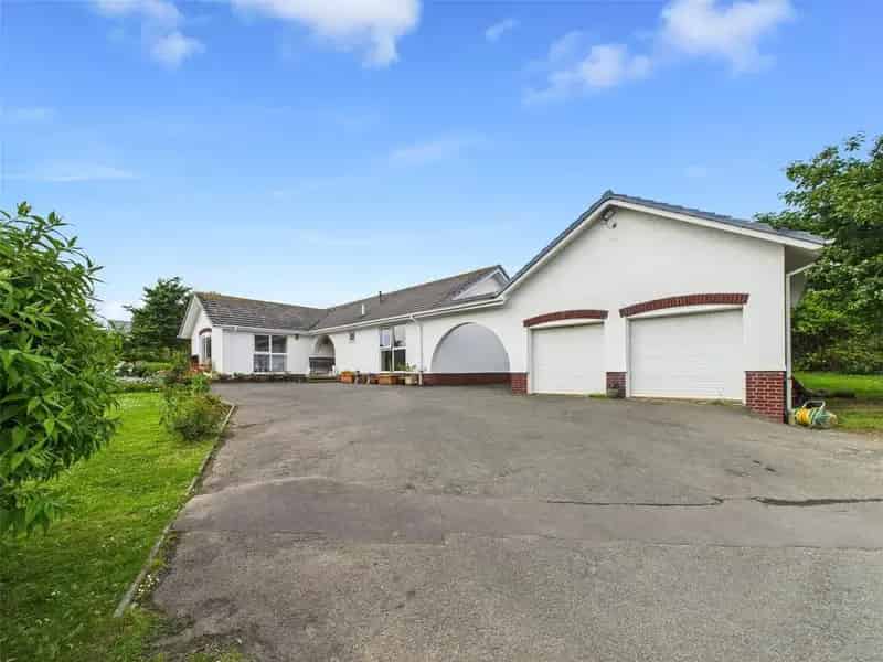 3 Bedroom Detached Bungalow for Sale Near Coastal Path