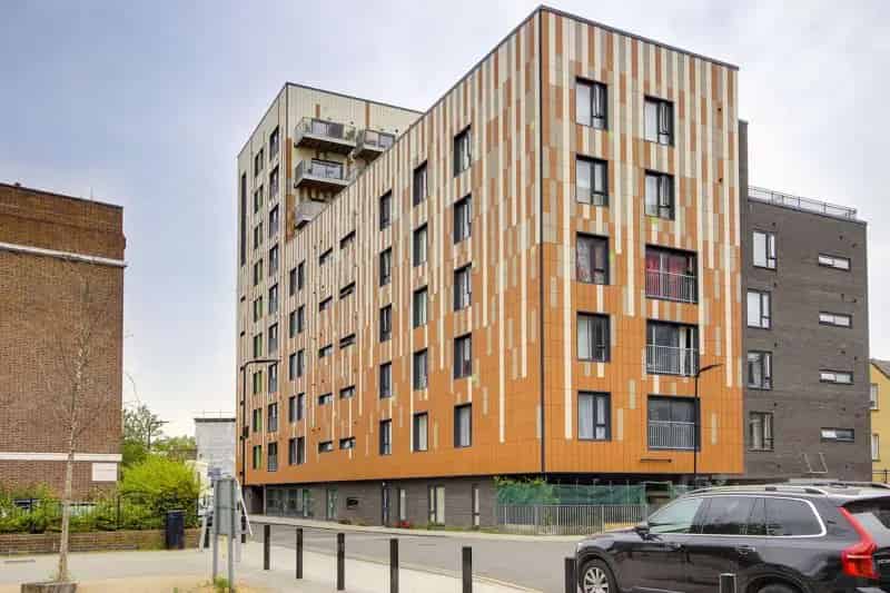3 Bedroom Apartment House to Rent Near Well Street
