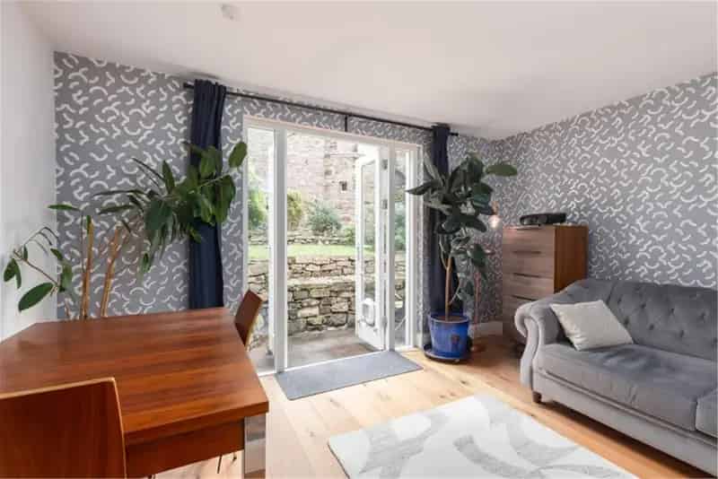 2 Bed Cottage Morningside Detached Garden Parking