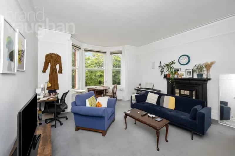 2 Bedroom Flat for Sale Stunning Park Views Chain Free