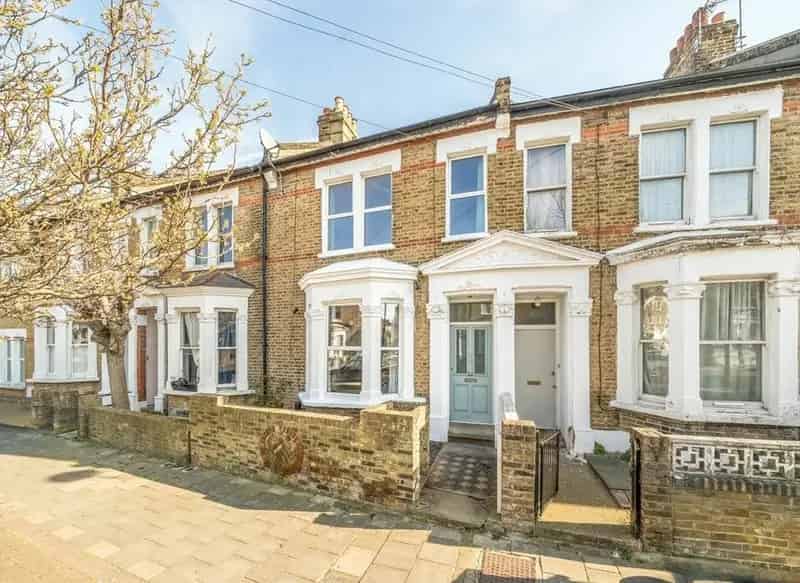 Three Bedroom Mid Terraced House Clapham North Extension Potential