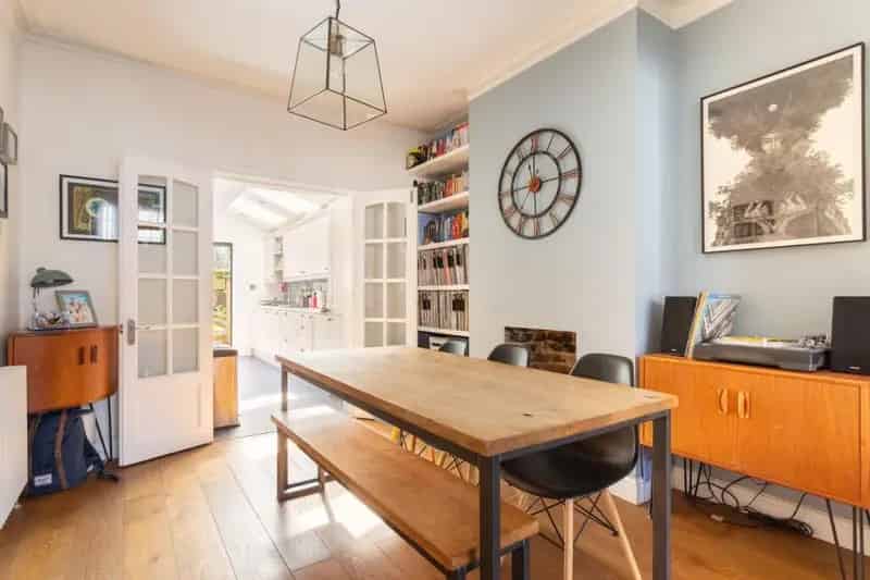 4 Bedroom Terraced House for Sale Queens Park Road