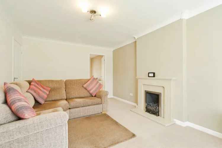 2 Bed House Yeadon Ready to Move Into Garage Parking