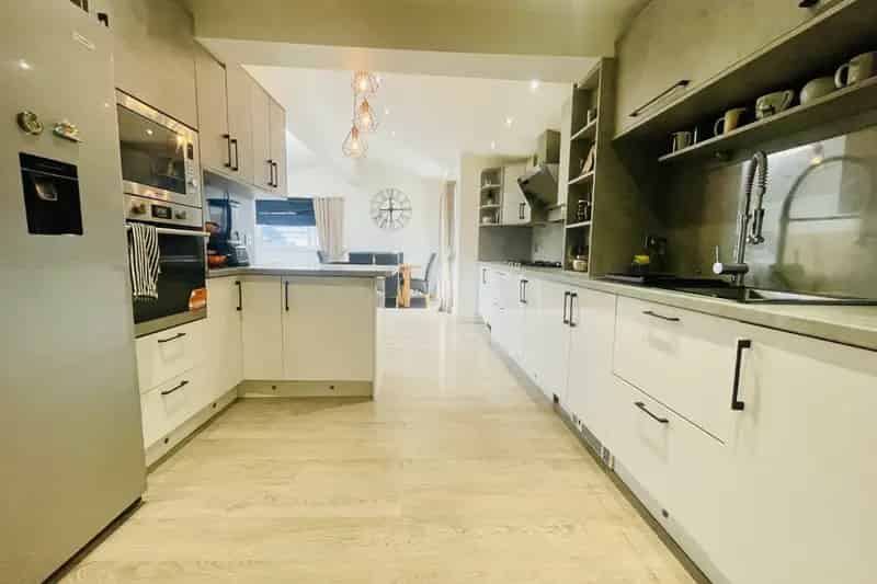 5 Bedroom Bungalow in BD7 Zero Deposit Available