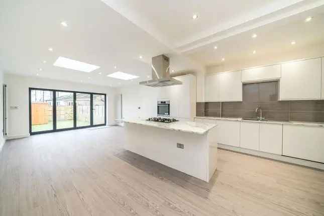 Four Bedroom Family House To Rent Lower Downs Road London SW20