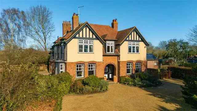 Edwardian Family Home with 5 Bedrooms and 0.8 Acres of Gardens