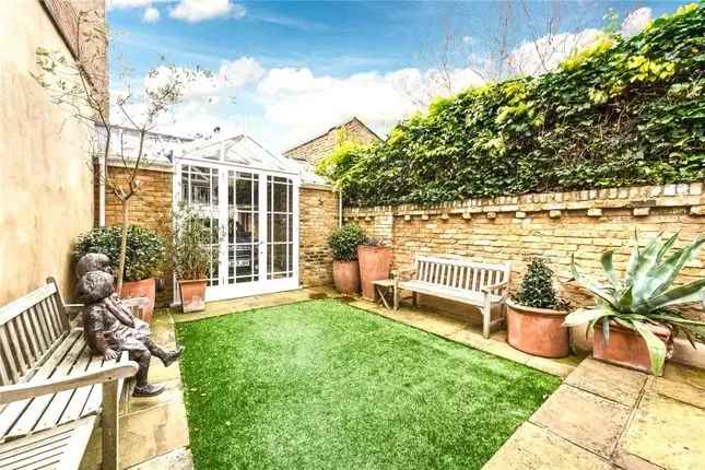 6 Bedroom Family Home for Sale in Drayton Gardens Chelsea