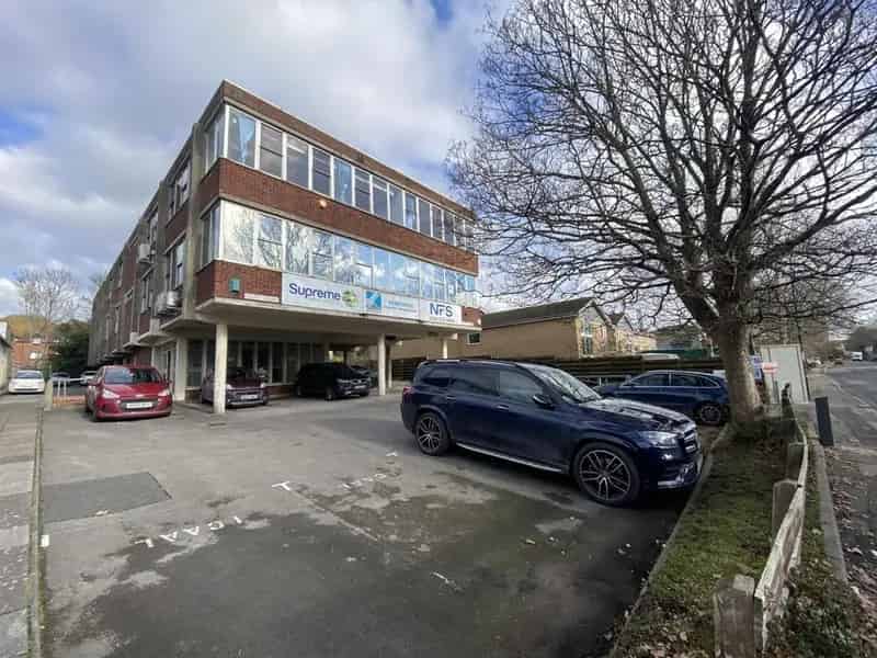 Southampton Office Space 2500 sq ft Near Train Station