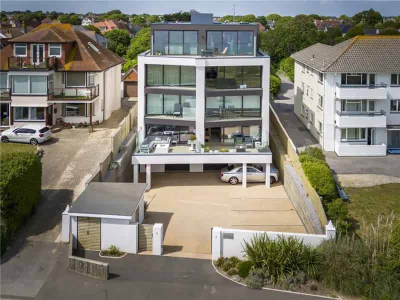 1 Bedroom Flat Apartment Westbourne High Spec Parking
