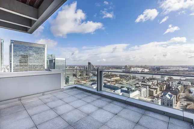 Flat to rent in Pan Peninsula Square, London E14