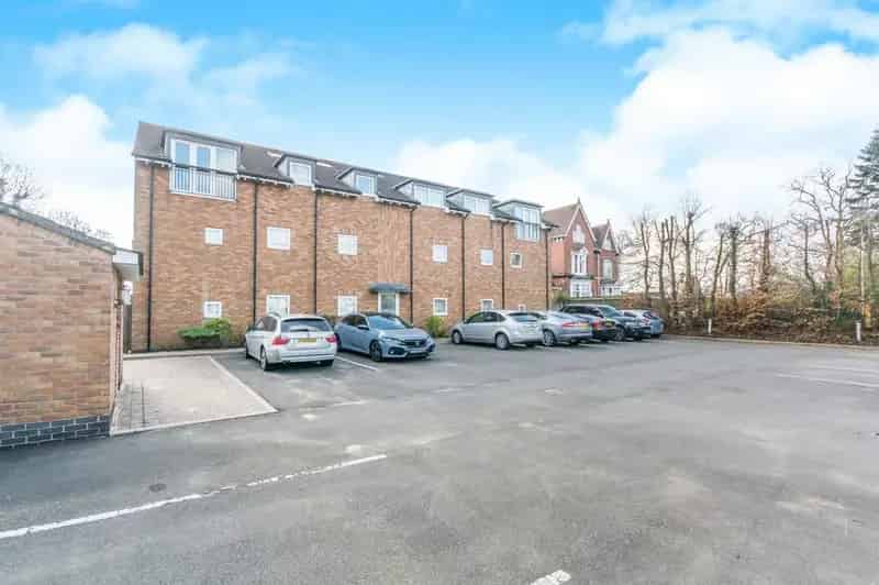 2 Bedroom Apartment to Rent Meadow Court