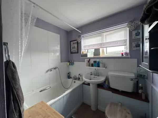 3 Bedroom Chelmsford House Near Station